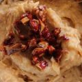 Φάβα με λιαστές τομάτες και κάππαρη