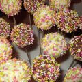 Cake pops(γλυφιτζούρια απο κέικ)!!!