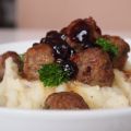 Σουηδικά Κεφτεδάκια με gravy και lingonberry[...]