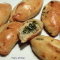 Αρωματικά χορτοπιτάκια με σπέσιαλ ζύμη