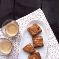 Έξι χρόνια, και blondies με καρύδια και[...]