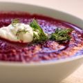 Σούπα με παντζάρι και κατσικίσιο τυρί