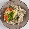 Healthy πένες με σολομό (High protein)