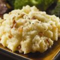 ΠΟΥΡΕΣ ΜΕ ΚΡΕΜΑ ΚΑΙ ΤΥΡΙ (CREAMY POTATOES)