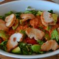 Πράσινη χορταστική σαλάτα με dressing ντομάτας[...]