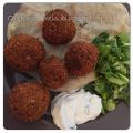 Falafel με πίτες και sauce γιαουρτιού