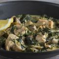 Κοτόπουλο φρικασέ με σπανάκι