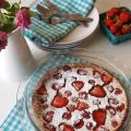 Clafoutis με φυστίκια Αιγίνης και Φράουλες.