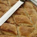 Κρεατόπιτα με ανθότυρο και κεφαλογραβιέρα