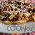 Αυγά με πατάτες και λουκάνικα