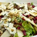 Πράσινη σαλάτα με αχλάδι και φέτες Danablu |[...]