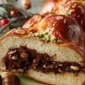 Τσουρέκι γεμιστό με σοκολάτα και κάστανα