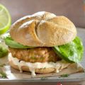 Burger με μπιφτέκι σολομού με γλυκιά & καυτερή[...]