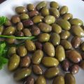 ΕΛΙΕΣ ΣΤΟ ΜΠΟΥΚΑΛΙ ΜΕ ΑΛΑΤΙ ΧΟΝΤΡΟ