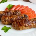 Κεμπάπ με τυρί και μπέικον