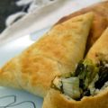 Μπουρεκάκια με αντίδι και καρύδι
