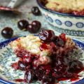 Cobbler με ζουμερά κεράσια