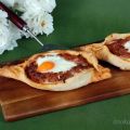 πεϊνιρλί με κιμά και αυγό/Peinirli