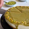 Αυτό το cheesecake με φιστίκι Αιγίνης είναι το[...]