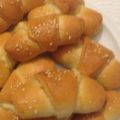 Κρουασανάκια με φέτα ή λουκάνικο συνταγή από[...]