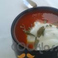 Δροσερή ντοματόσουπα με σως εστραγκόν