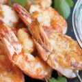 Γαρίδες με σος από φιστίκια (satay)