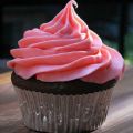 Cupcakes σοκολάτας με ροζ επικάλυψη